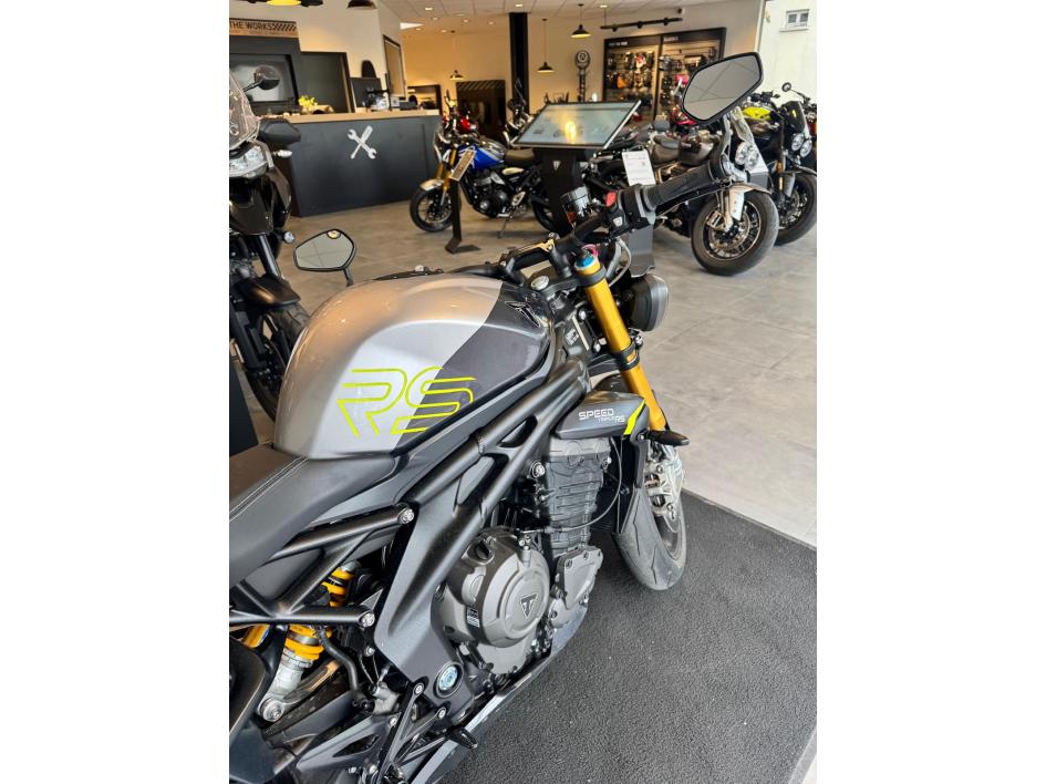 TRIUMPH SPEED TRIPLE 1200 RS