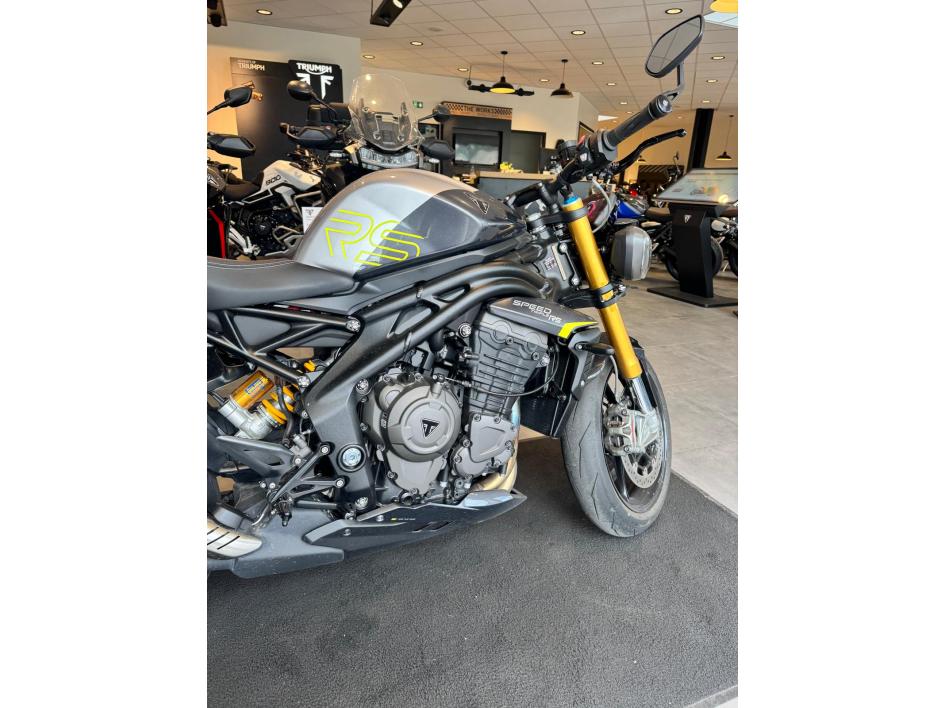 TRIUMPH SPEED TRIPLE 1200 RS