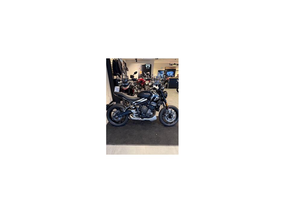 TRIUMPH TRIDENT 660