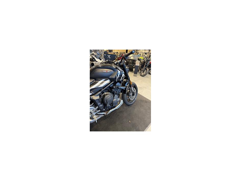 TRIUMPH TRIDENT 660