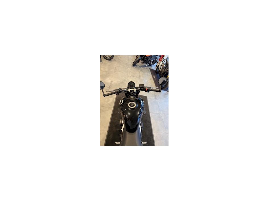 TRIUMPH TRIDENT 660