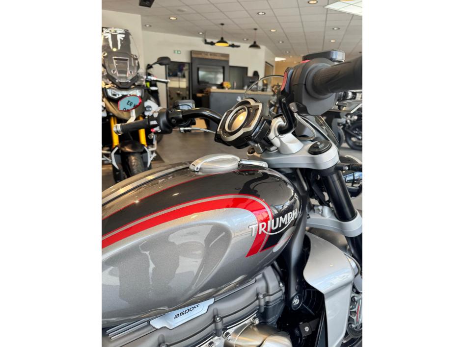 TRIUMPH Rocket III