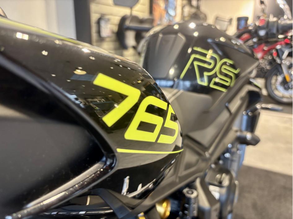TRIUMPH STREET TRIPLE 765 RS