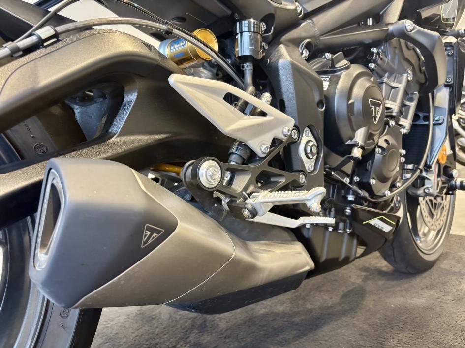 TRIUMPH STREET TRIPLE 765 RS