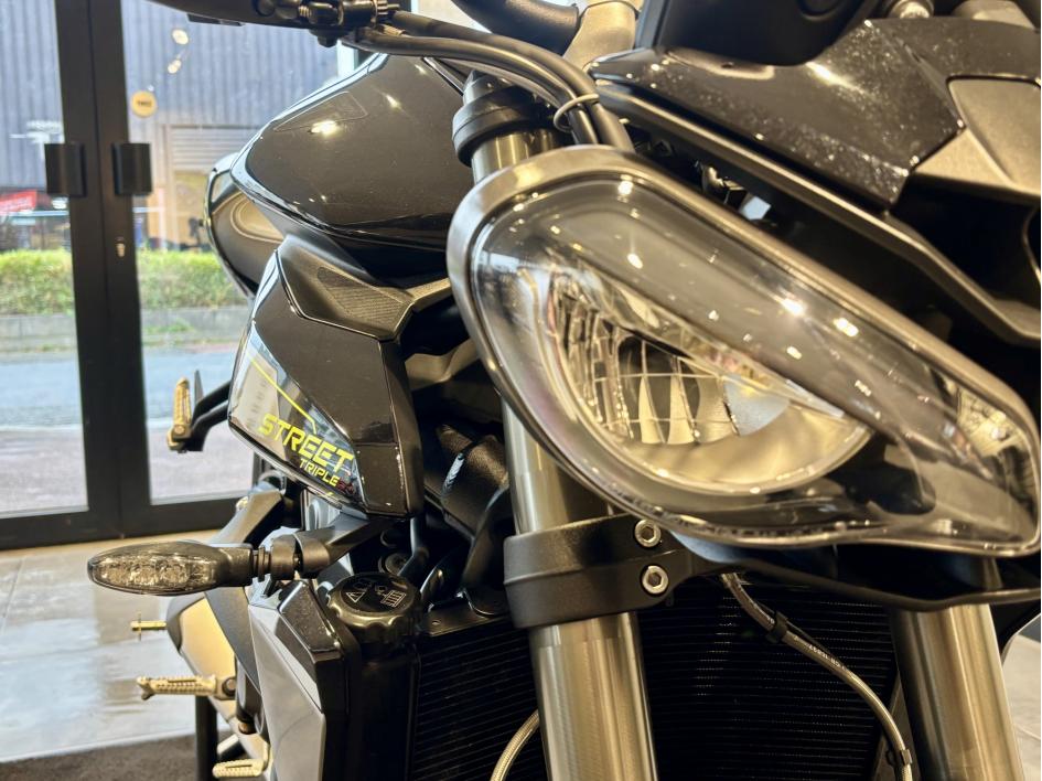 TRIUMPH STREET TRIPLE 765 RS