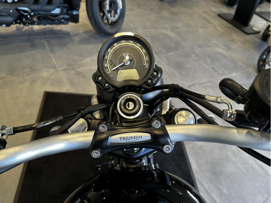 TRIUMPH SCRAMBLER 900