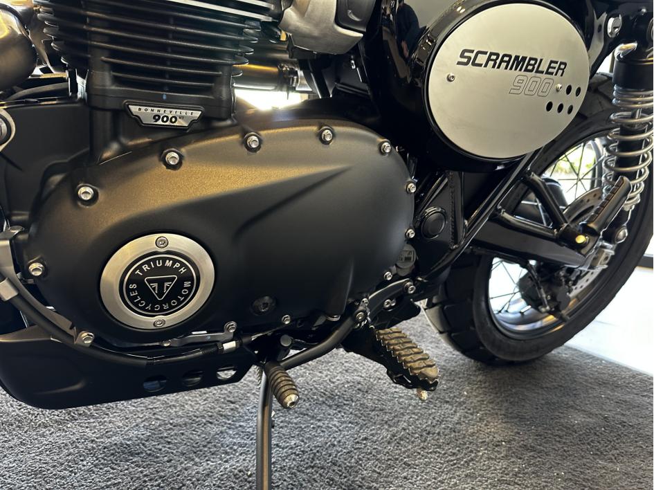 TRIUMPH SCRAMBLER 900