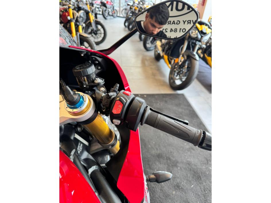 Triumph Speed Triple 1200 RR – Rouge – 2023 – 12 548 km – Superbe état