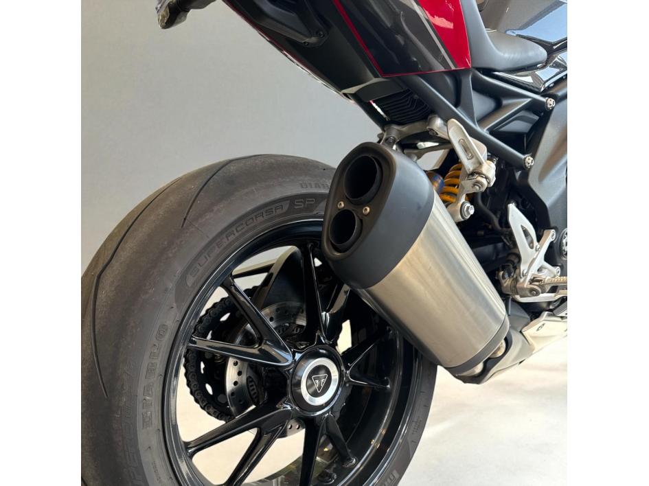 Triumph Speed Triple 1200 RR – Rouge – 2023 – 12 548 km – Superbe état