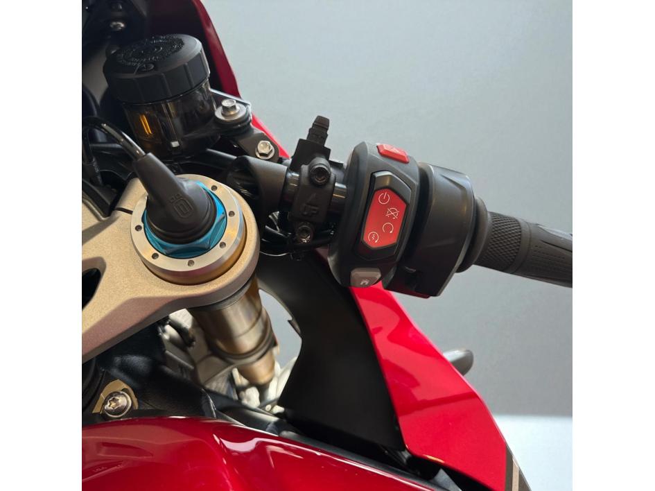 Triumph Speed Triple 1200 RR – Rouge – 2023 – 12 548 km – Superbe état