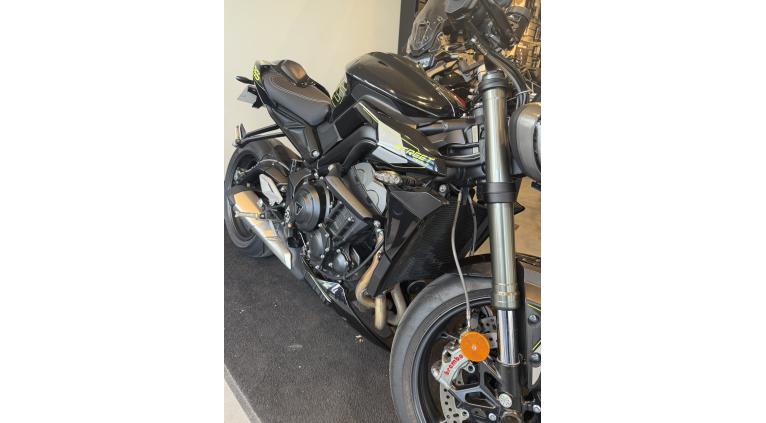 TRIUMPH STREET TRIPLE 765 RS