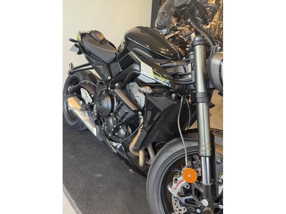 Triumph Street Triple 765 RS – 2025 – Noir – 1 000 km