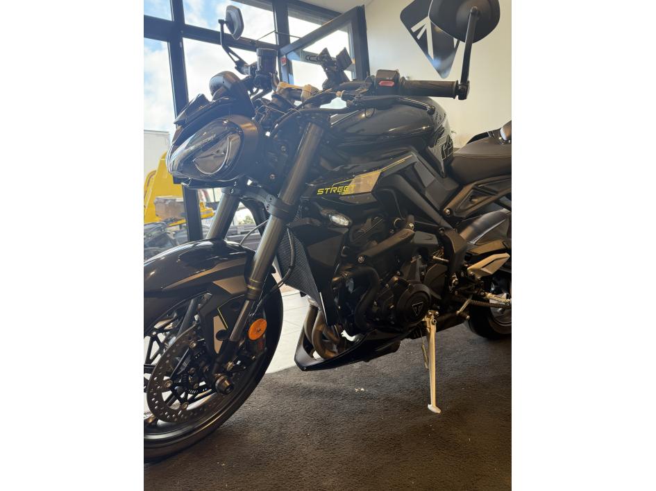 Triumph Street Triple 765 RS – 2025 – Noir – 1 000 km