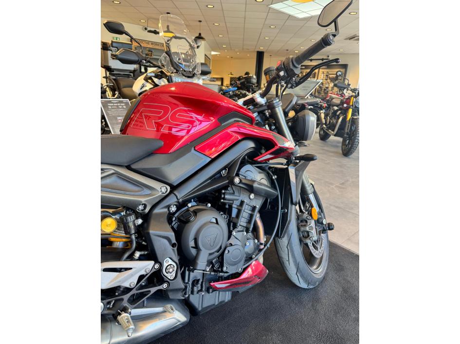 TRIUMPH STREET TRIPLE 765 RS