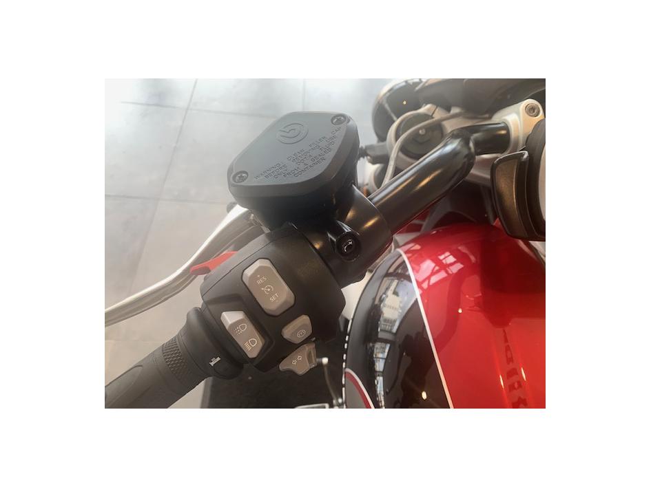 TRIUMPH ROCKET 3 GT