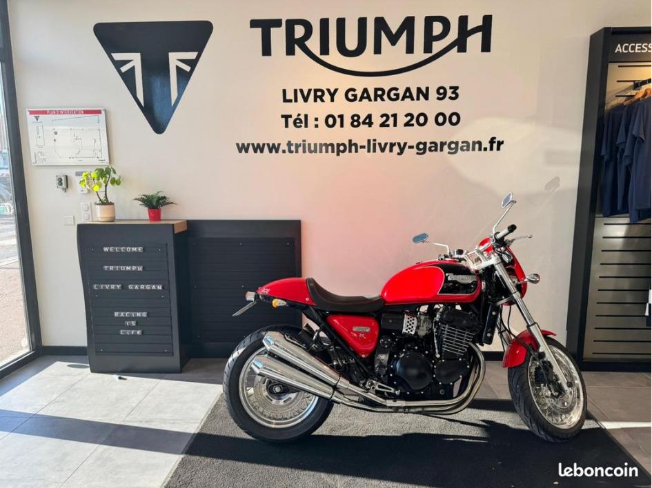 TRIUMPH BONNEVILLE THUNDERBIRD 