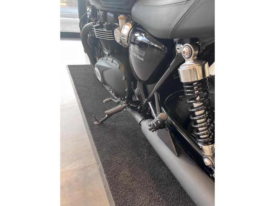TRIUMPH BONNEVILLE T120
