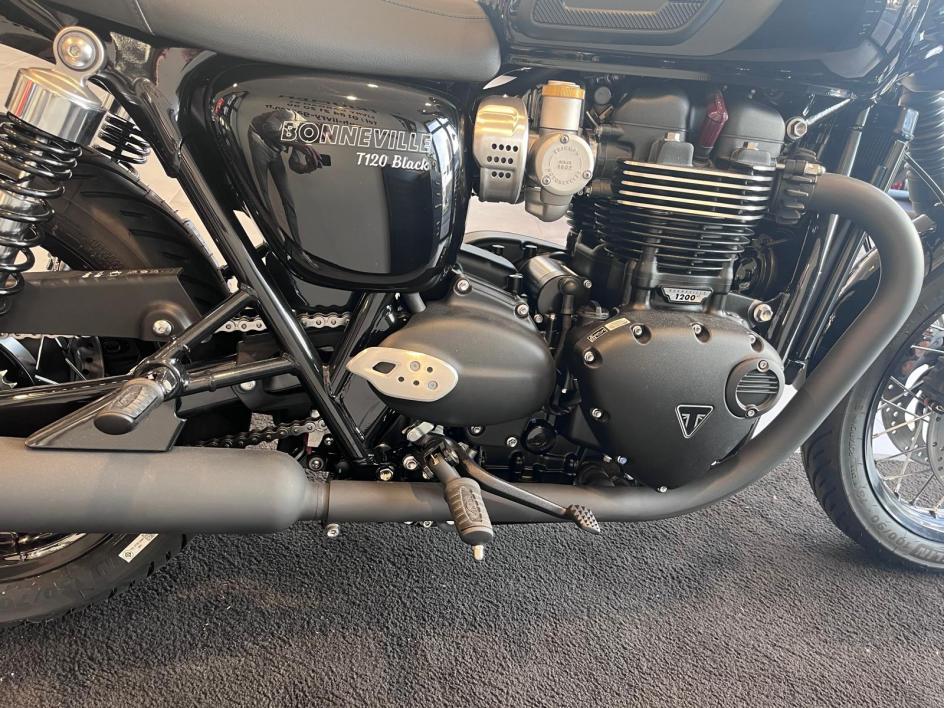 TRIUMPH BONNEVILLE T120