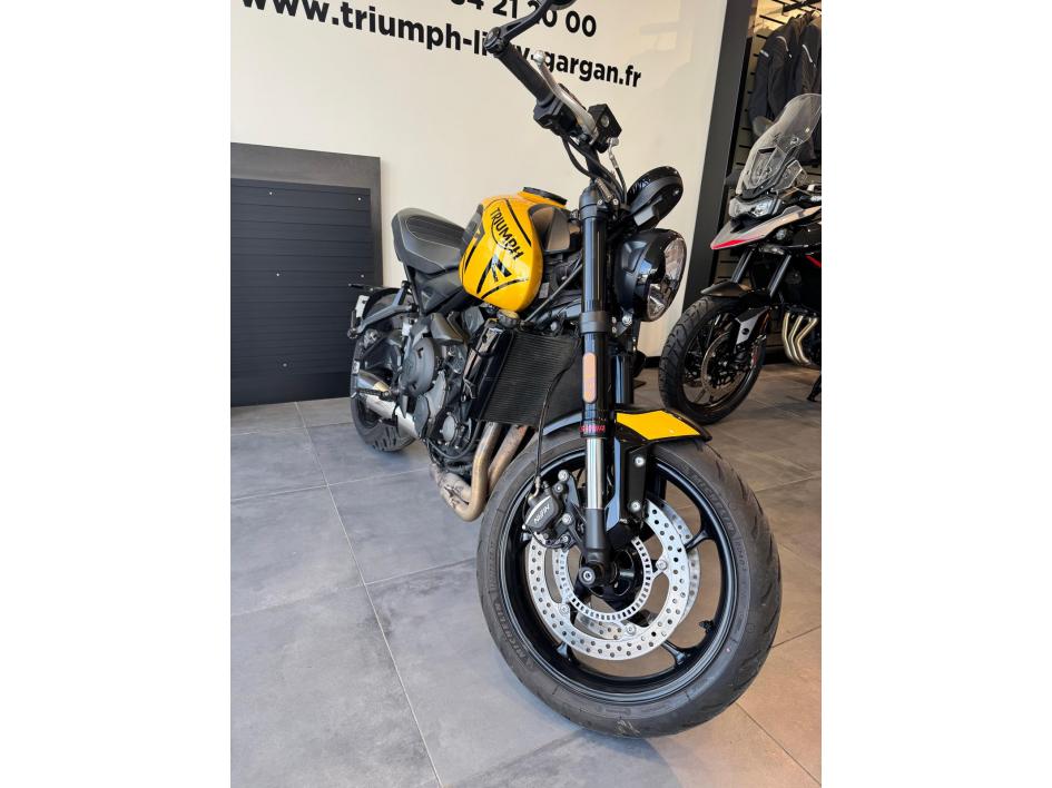 TRIUMPH TRIDENT 660