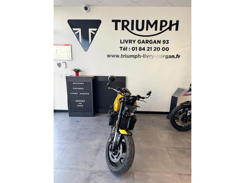 TRIUMPH TRIDENT 660