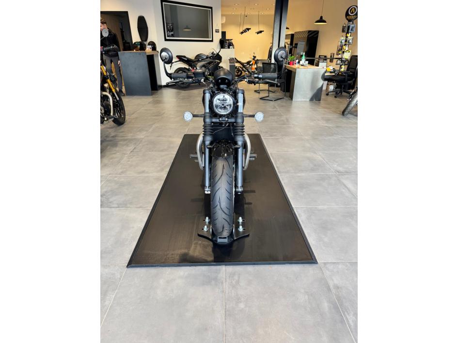TRIUMPH Bonneville Bobber 1200