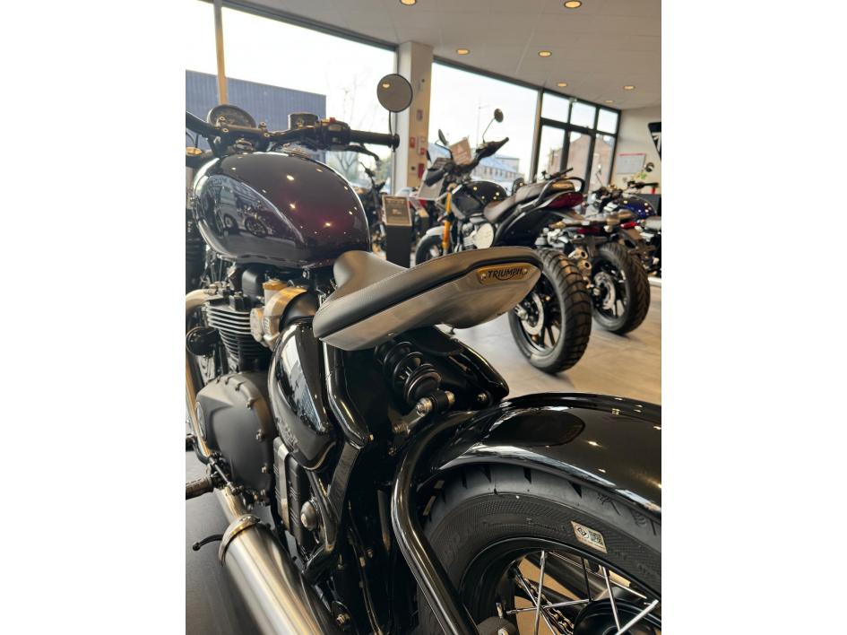 TRIUMPH Bonneville Bobber 1200