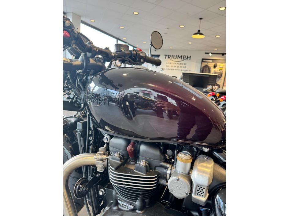 TRIUMPH Bonneville Bobber 1200
